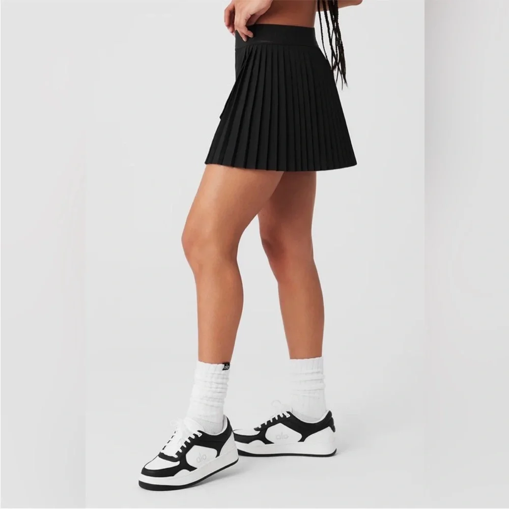 Alo Yoga Aces Tennis Pleated Skirt with inner Short in Black, Size XXS, NWT